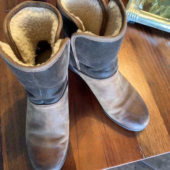 Ugg’s rustic wedge boot in brown leather - Picture 5 of 8